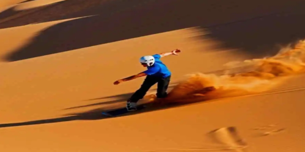 Close-up view of Crystal Mountain’s quartz formations sparkling under the sun in Egypt’s Western Desert, visited by travelers on a Heart Egypt Tours desert safari.